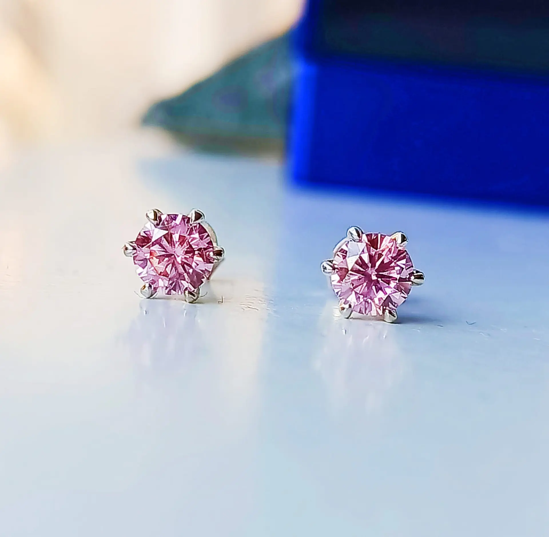 Pendientes Punto de Luz con Moissanita Rosa 5MM 3