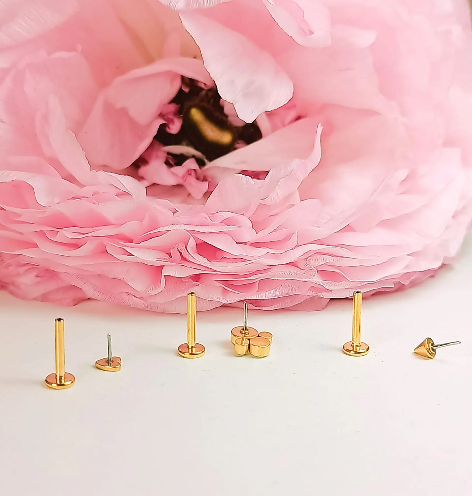 Set Piercing Chapado En Oro 18k Nostril Labret Flor Cono 4