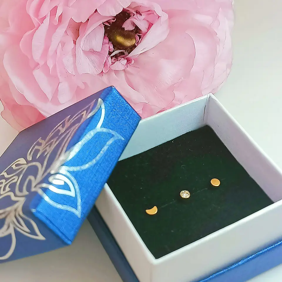 Set Piercing Chapado En Oro 18k Nostril Labret Set Luna Pack 2
