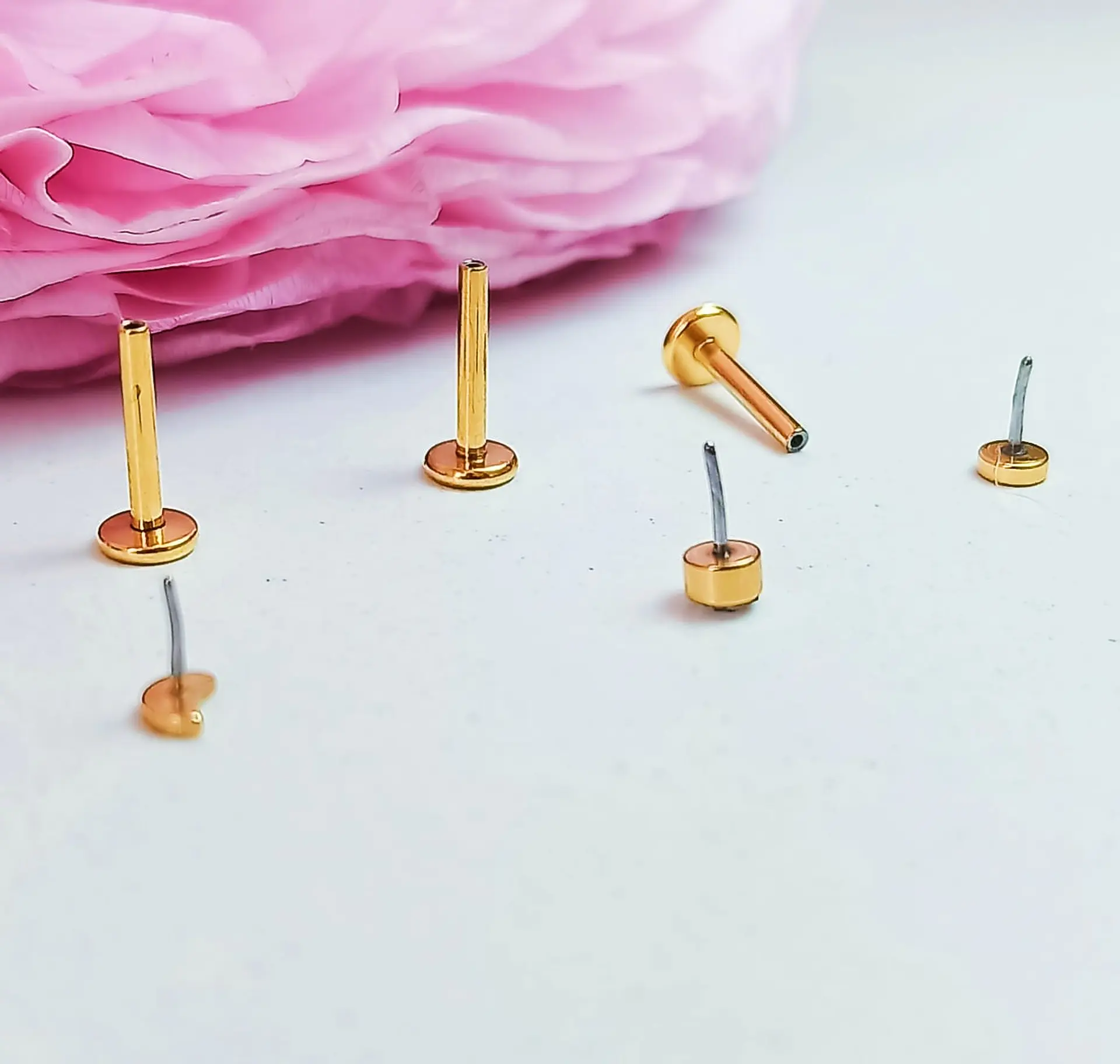 Set Piercing Chapado En Oro 18k Nostril Labret Set Luna Pack 4