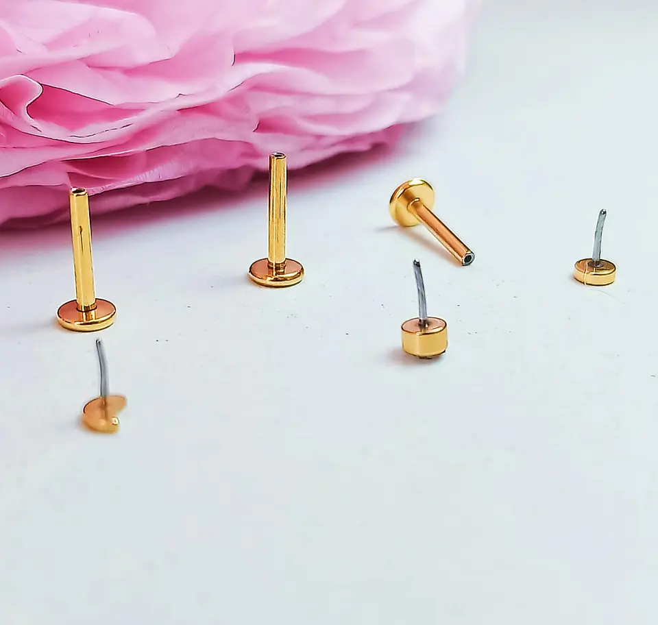 Set Piercing Chapado En Oro 18k Nostril Labret Set Luna Pack 4