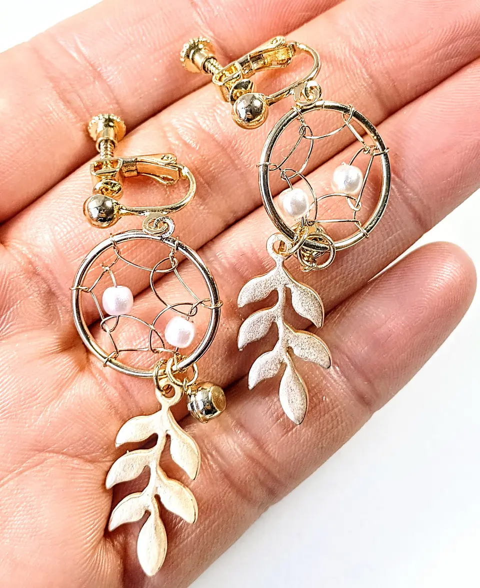 Pendientes sin perforaciones atrapasueños perla zirconia 8