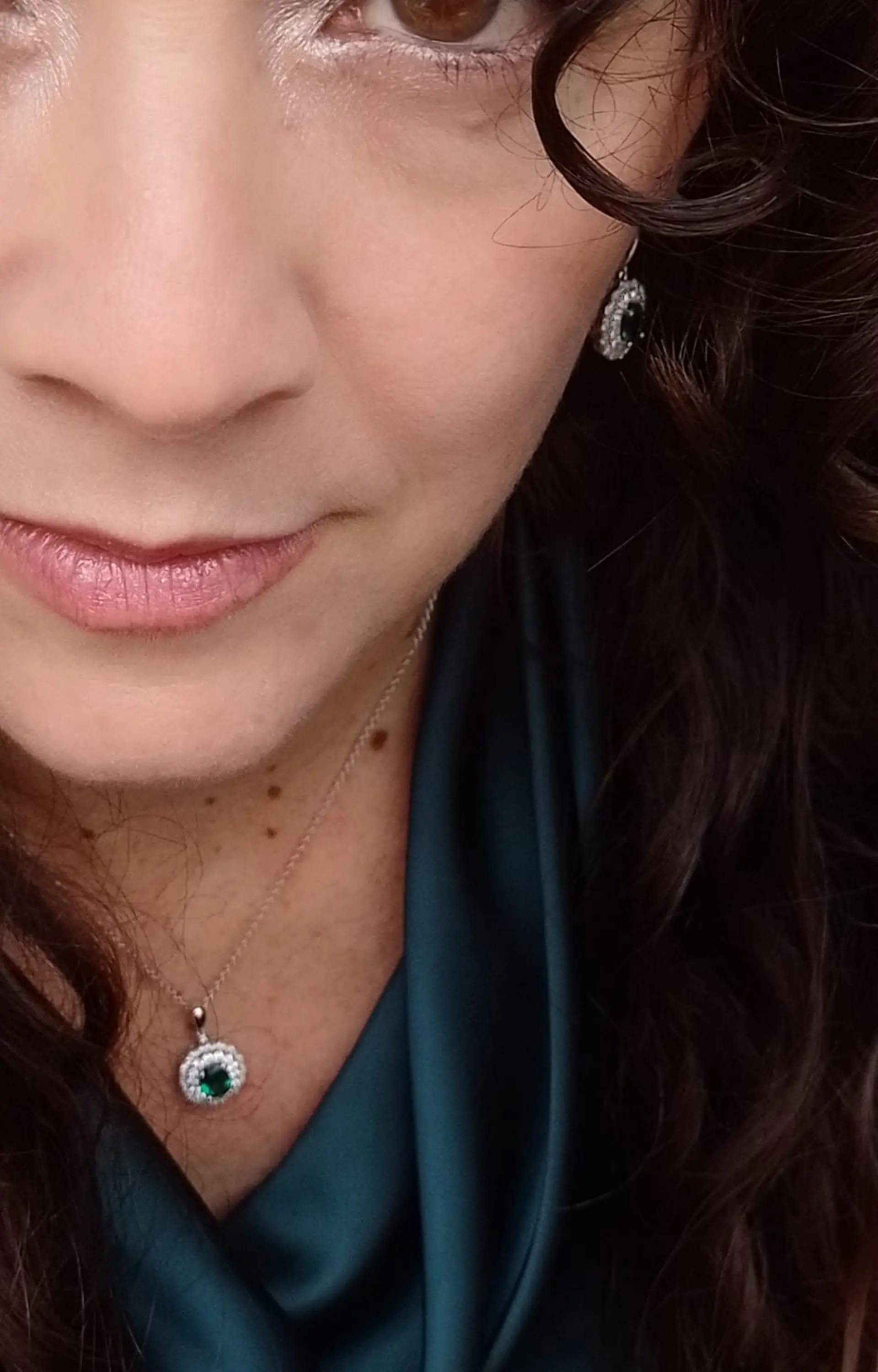 Set collar con dije y aros de Gema Esmeralda en Plata fina ley S925 7