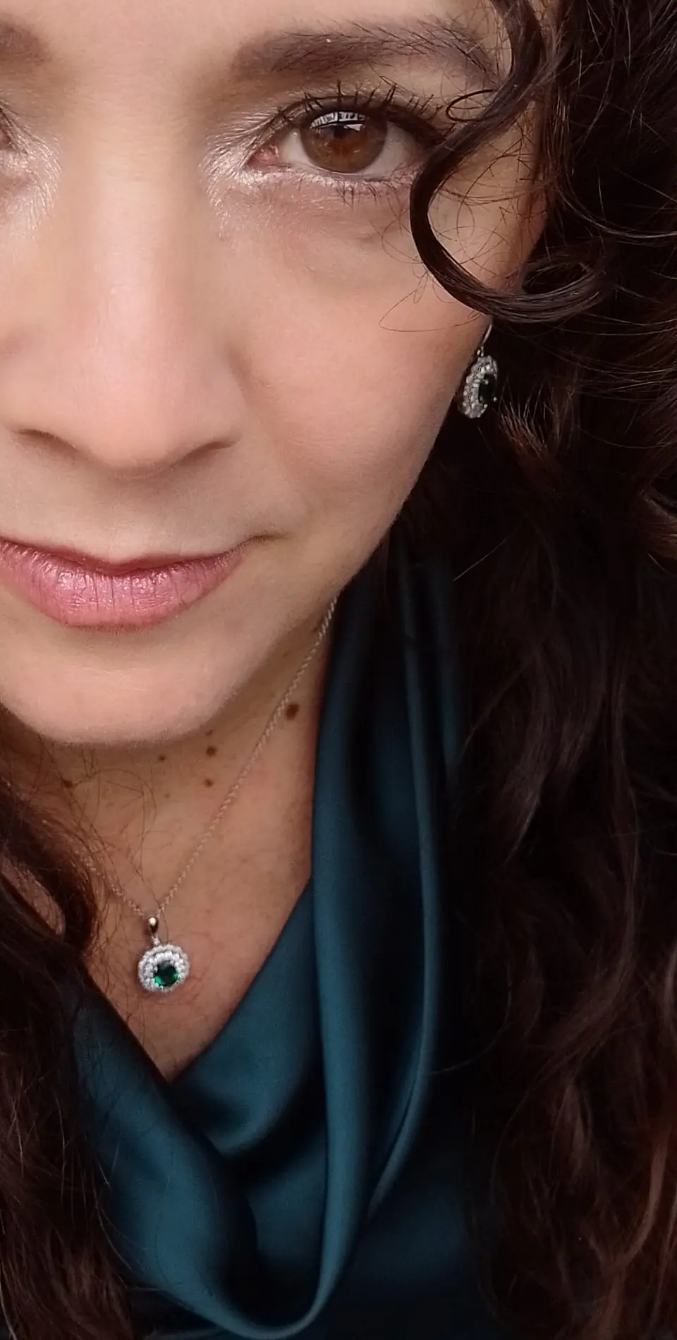 Set collar con dije y aros de Gema Esmeralda en Plata fina ley S925 7