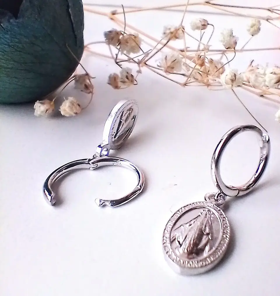 Argollas Huggies Virgen de La Milagrosa Plata fina 925  6