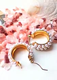 Argollas bote con perlas chapadas en oro 18k  - Miniatura 5