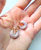 Argollas bote chicas con perlas chapadas en oro 18k - Miniatura 6