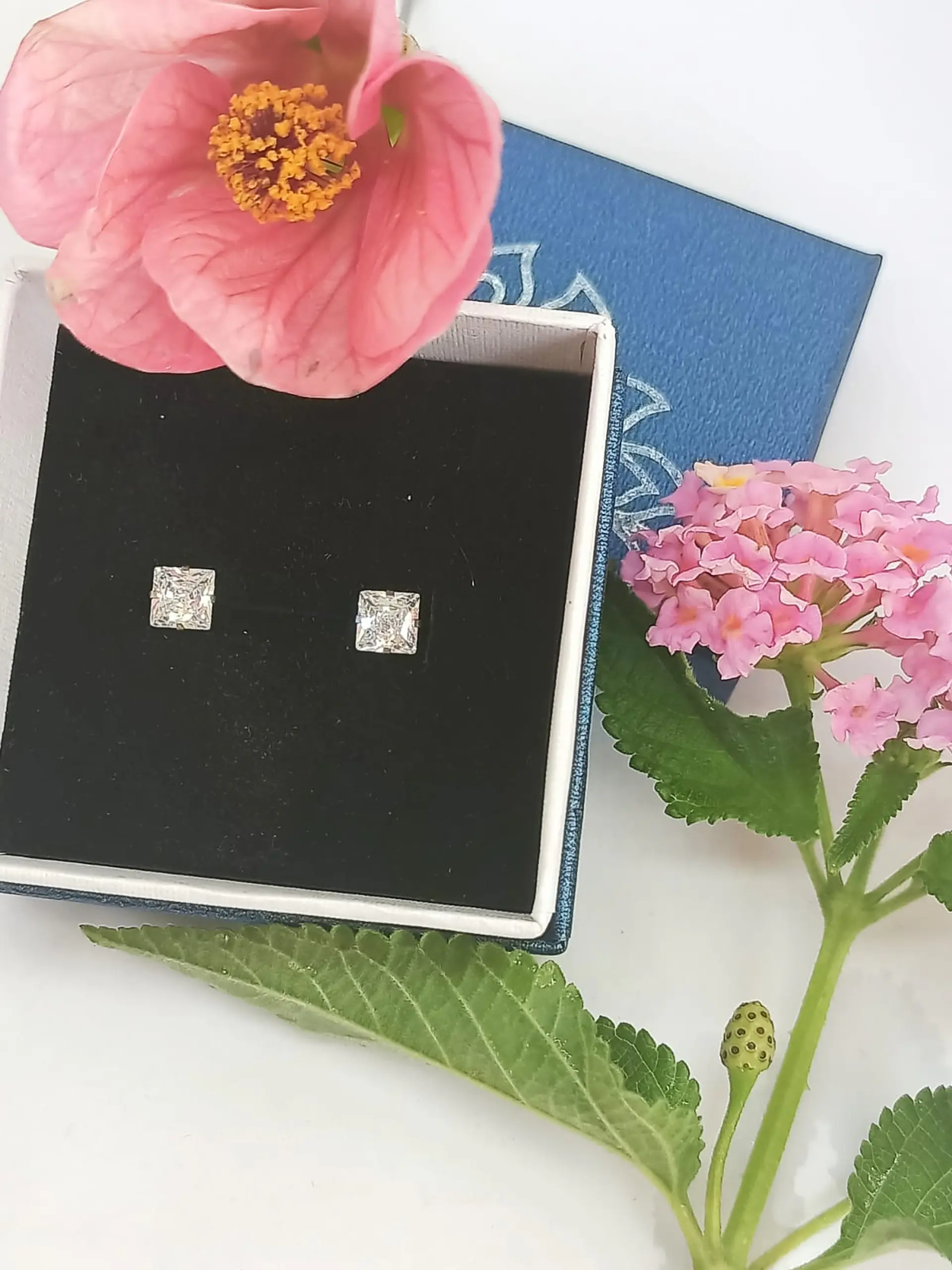 Aros puntos de luz Hipoalergénicos Distintas figuras Zirconia Blanco 5mm 13