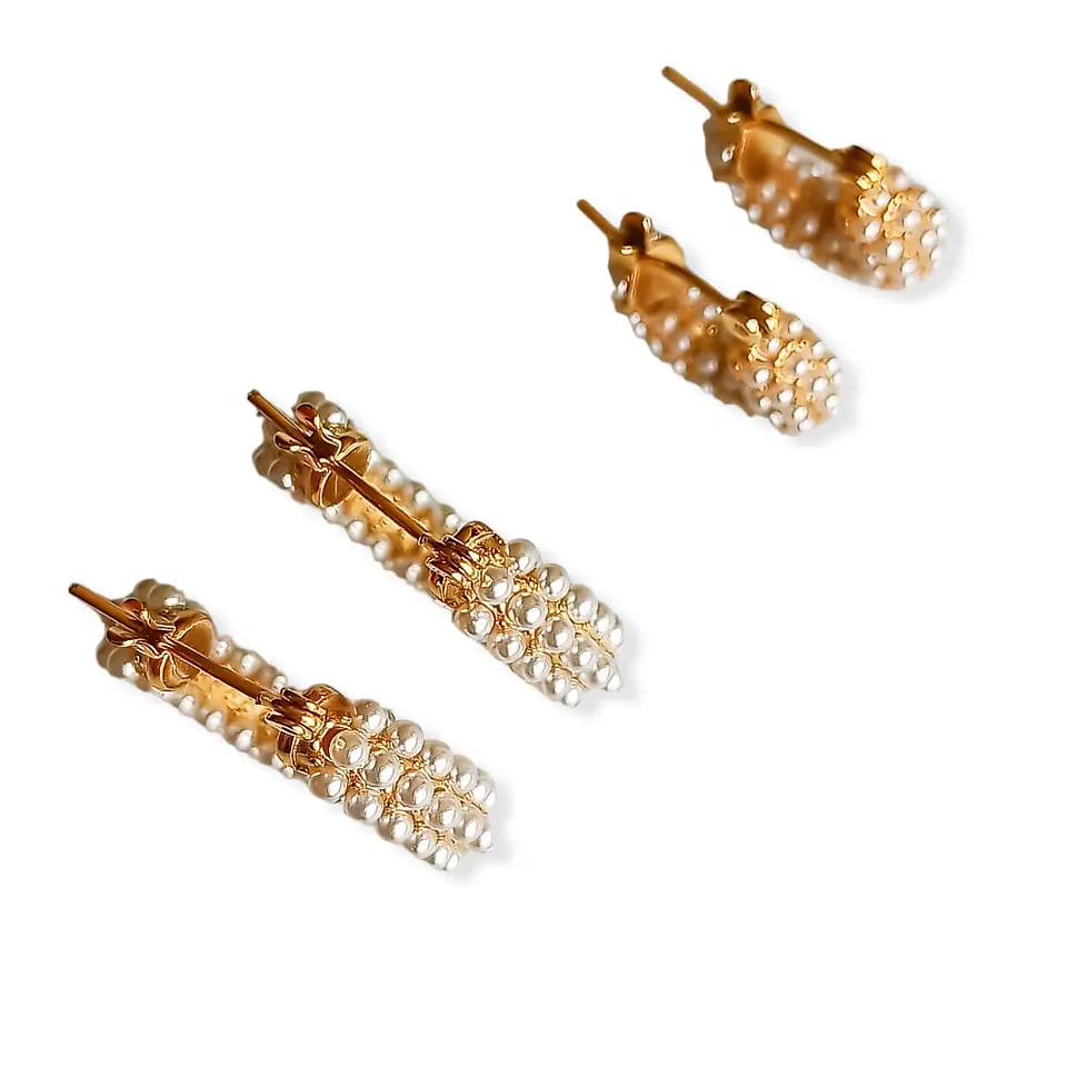 Aros Bote Perla Huggie Chapada En Oro 18k Pack Madre Hija 4