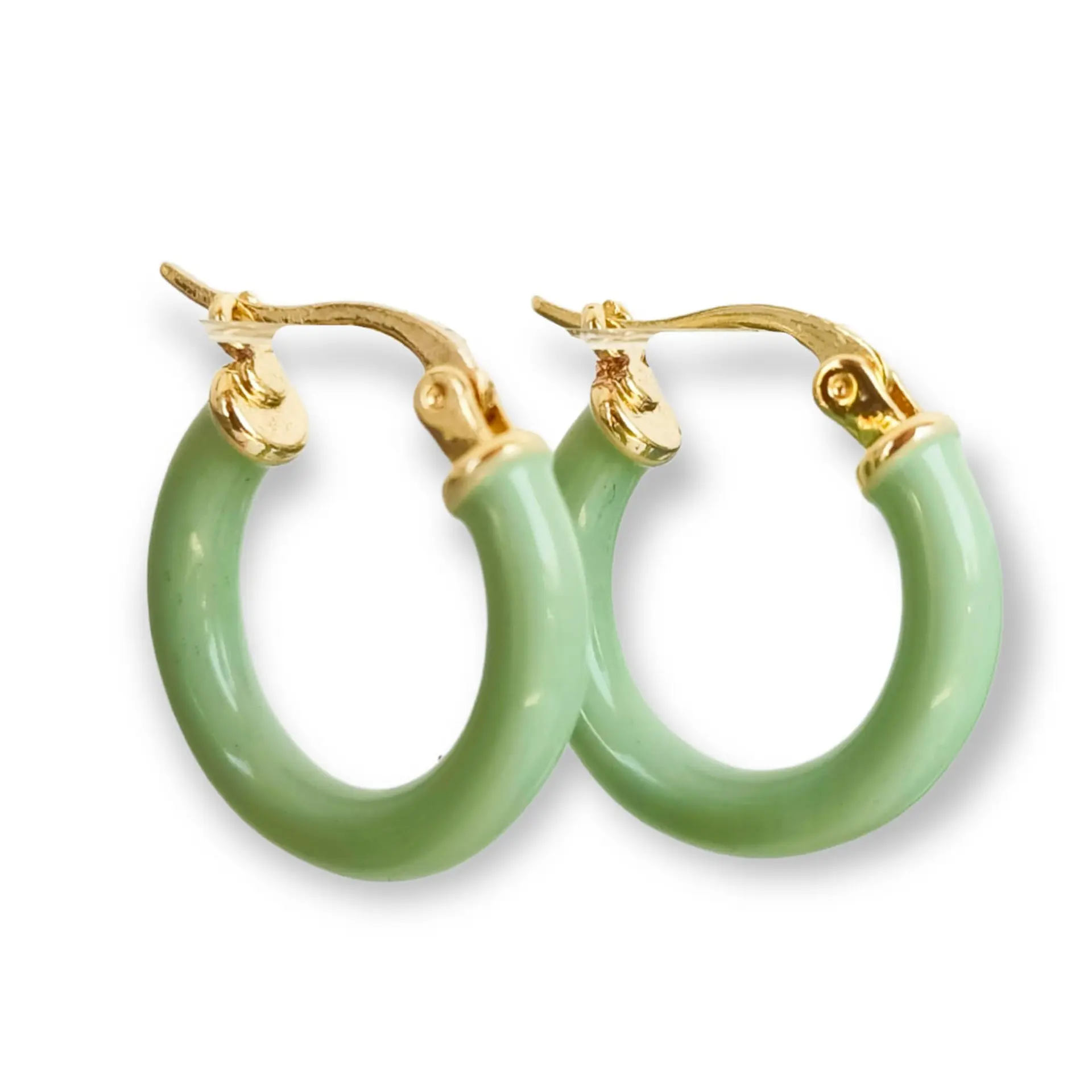 Argollas hoop medianas chapados en oro 18k Verde menta  1