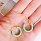 Argollas hoop medianas chapados en oro 18k Verde menta  - Miniatura 4