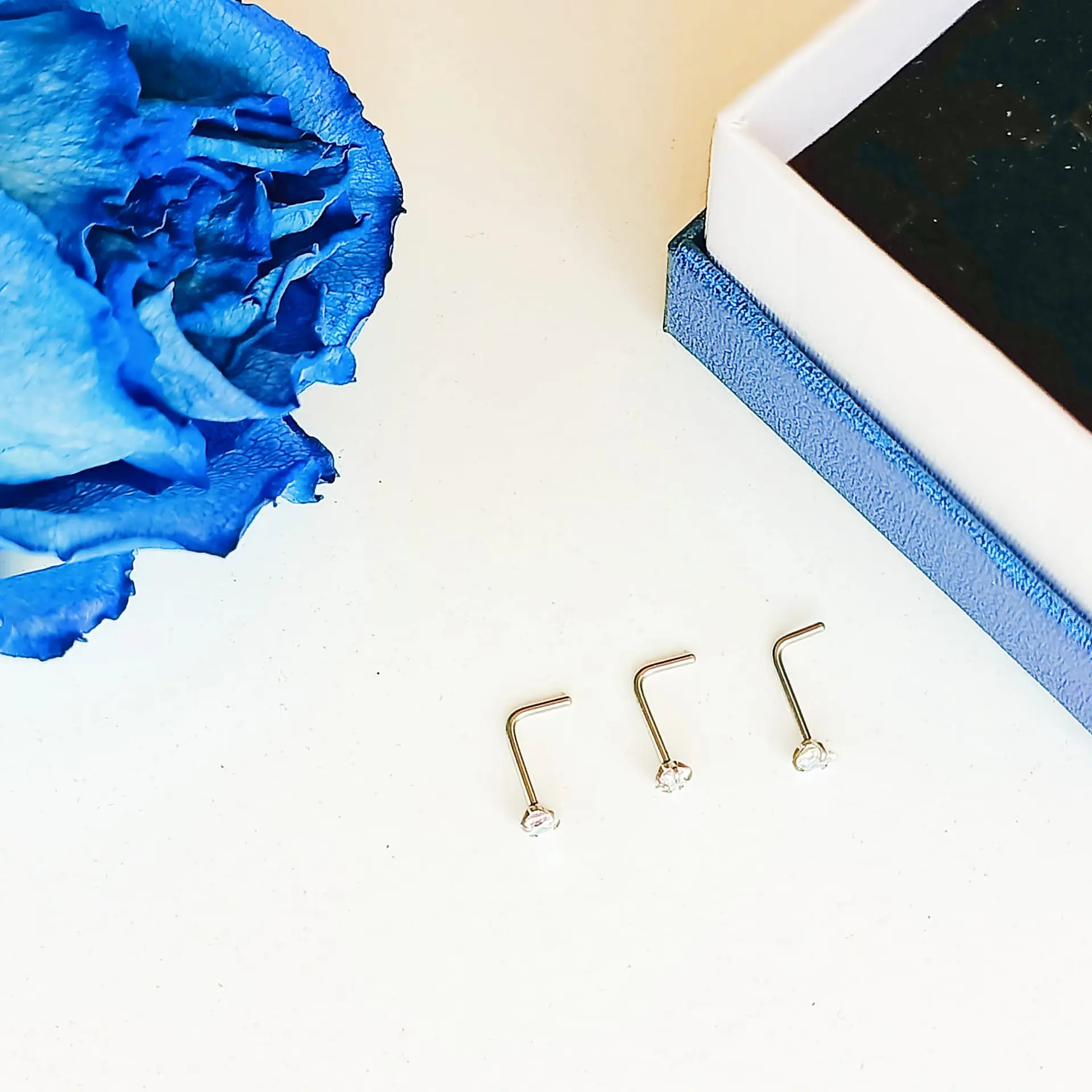 Pack Piercing Acero Quirúrgico Nariz set Zirconia Tornasol forma L 5