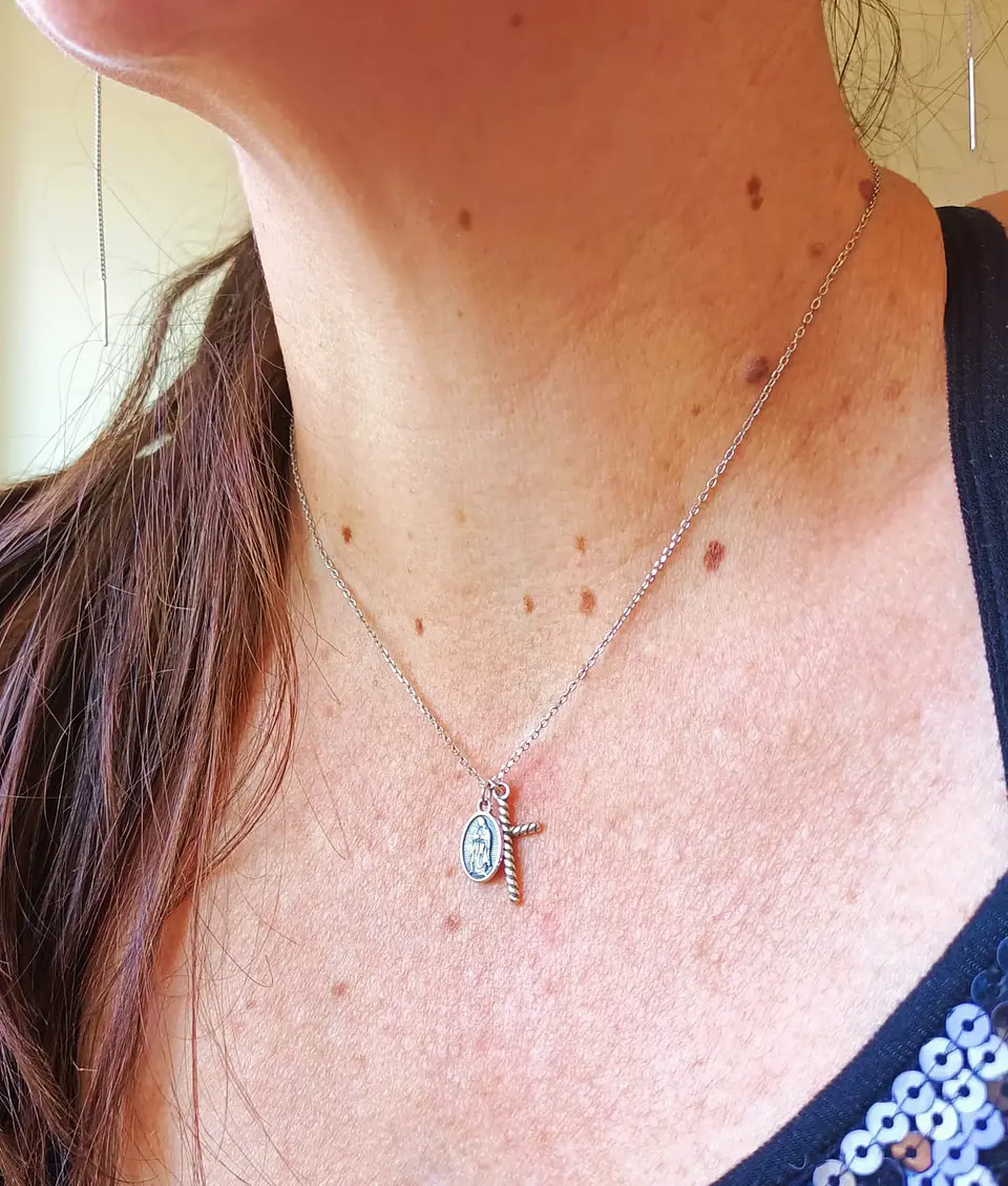 Colgante Medalla Virgen Guadalupe y Cruz Plata Religion Amor Fe Collar 2