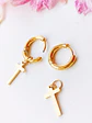 Argollas huggies Doble Uso Punk Cruz chapadas en oro 18kl - Miniatura 7
