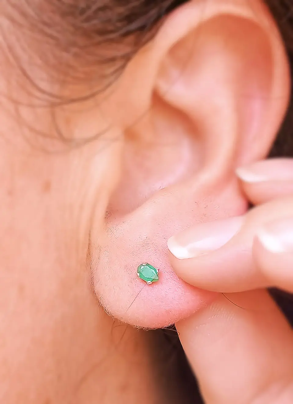 Aros abridores de tuerca en plata fina ley S925 con Esmeralda natural genuina 3mm 9