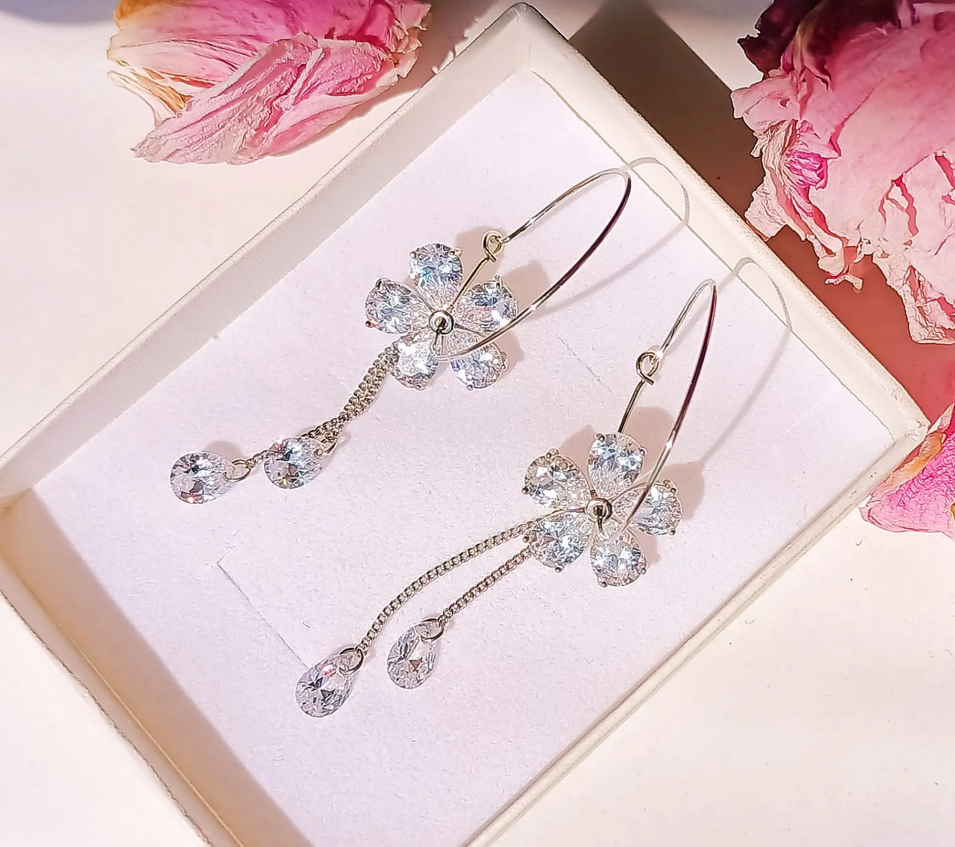 Argollas Largas Hoop Cristal Circonio enchapado en Oro Blanco 5