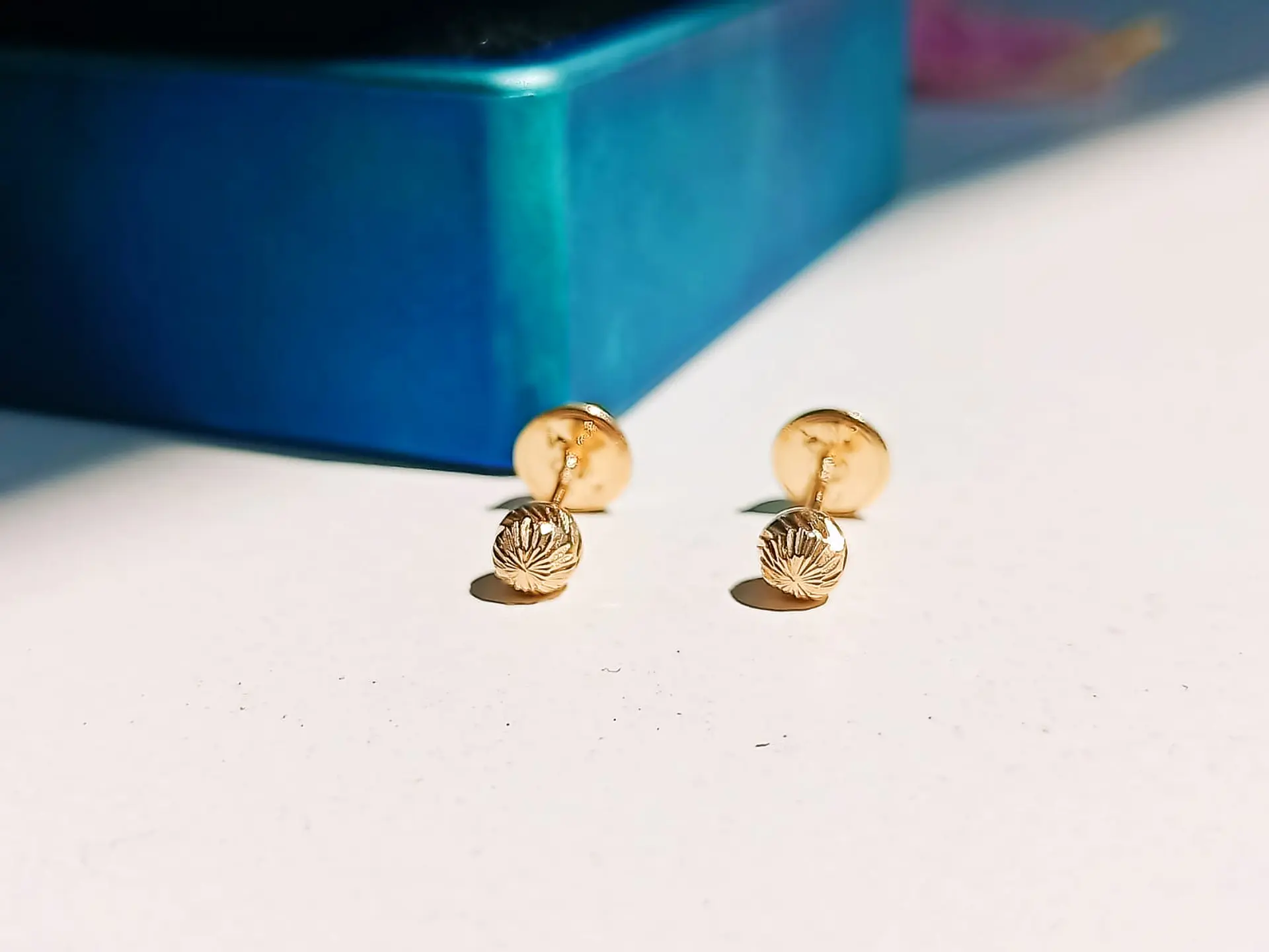 Aros Esfera Relieve Pendientes Tuerca Seguridad 4mm Oro 18k 6