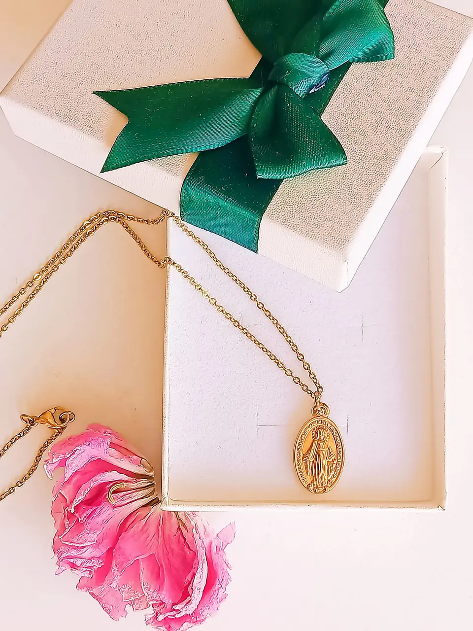 Colgante Virgen Milagrosa Maria De Los Rayos Chapada Oro 18k 2
