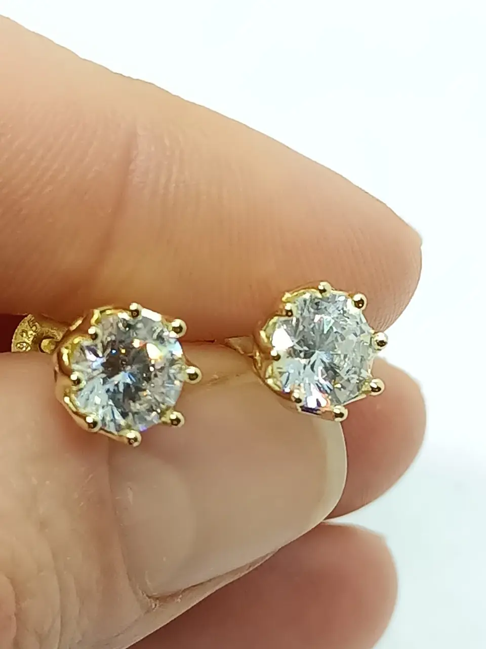 Aros Puntos de Luz Plata fina ley S925 baño de oro 18k 8