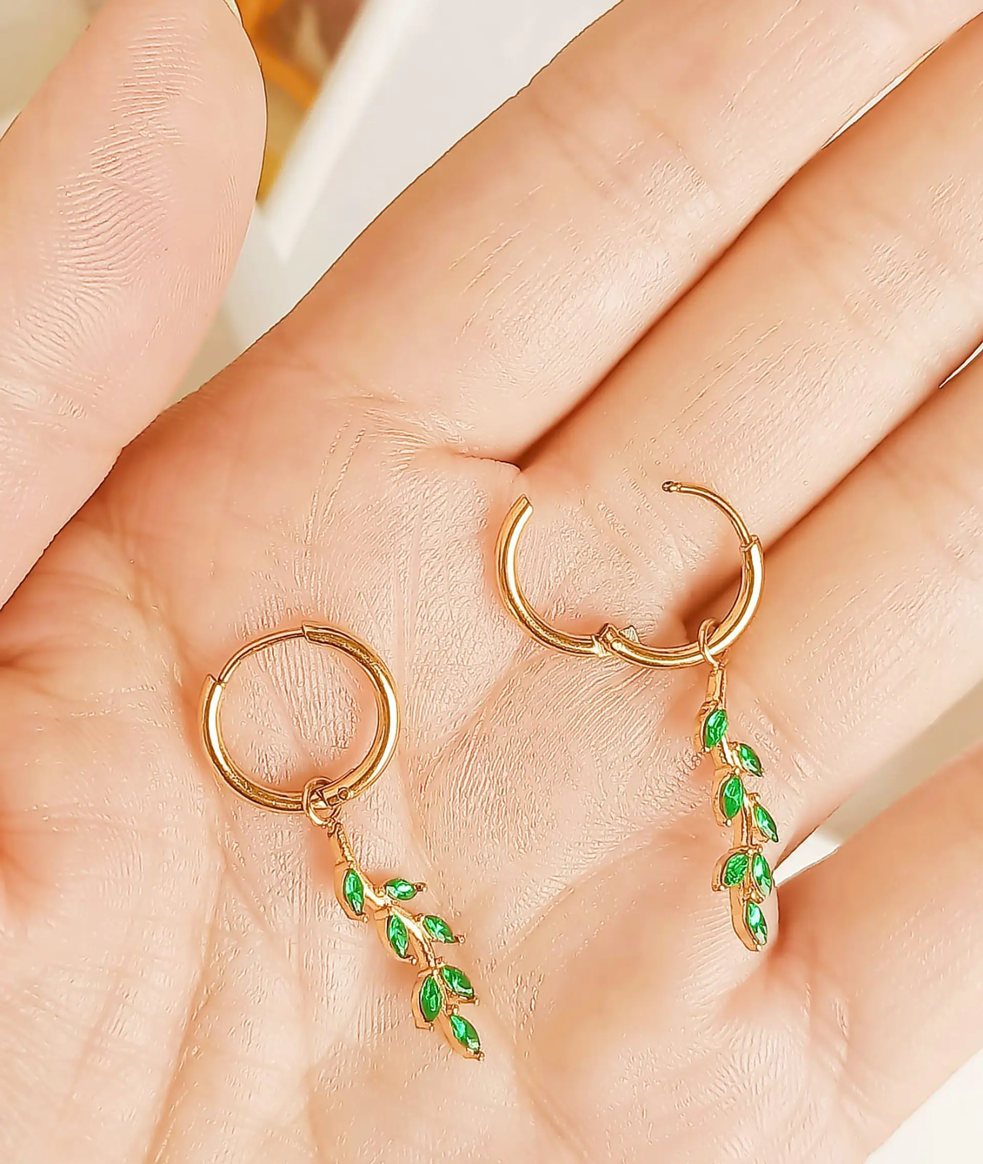Argollas Aros Hiedras Huggies circonio verde Chapada En Oro 18k 4