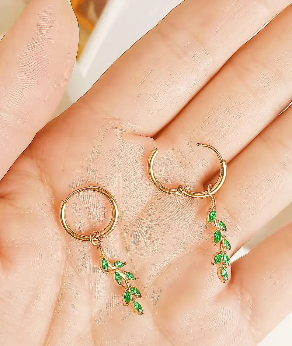 Argollas Aros Hiedras Huggies circonio verde Chapada En Oro 18k 4