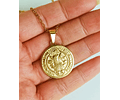 Colgante Medalla San Benito hipoalergénica chapado en oro 18kl