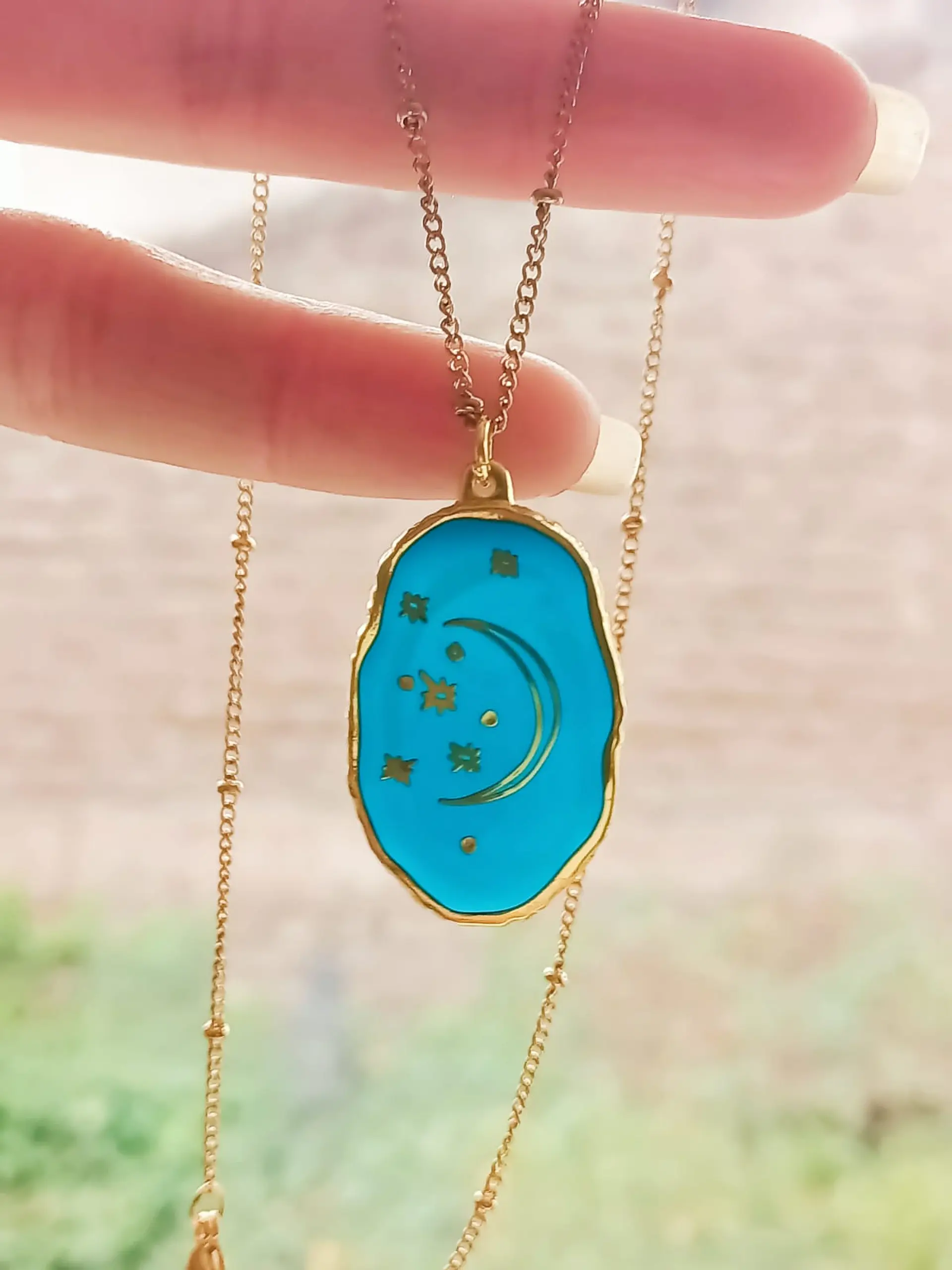 Colgante Luna Y Estrellas Resina Azul Chapado En Oro 18k 4