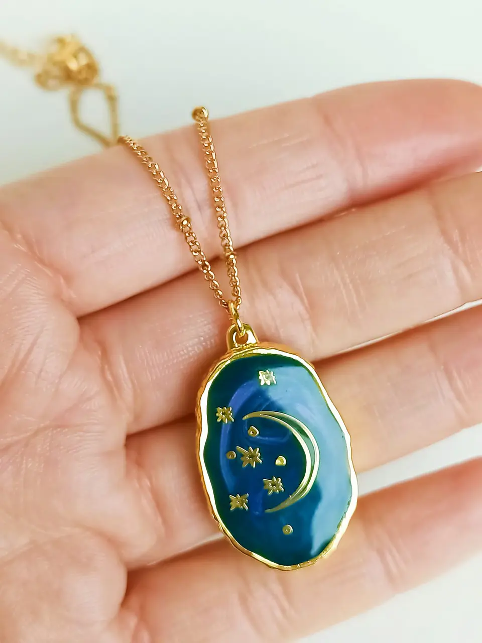 Colgante Luna Y Estrellas Resina Azul Chapado En Oro 18k 7