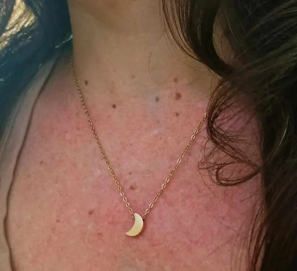Cadena Colgante Luna Minimalista Chapada En Oro 18k 3