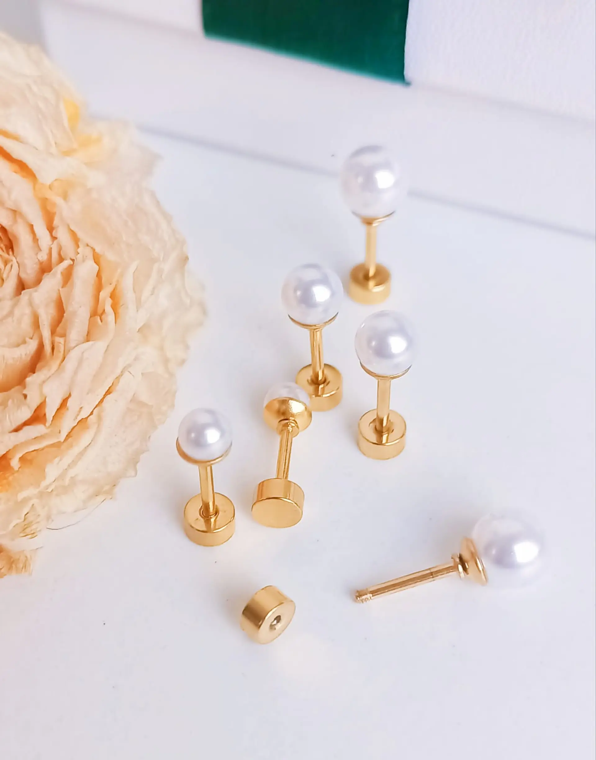 Pack De Aros Piercing Perlas Seguridad Chapadas En Oro 18k 4
