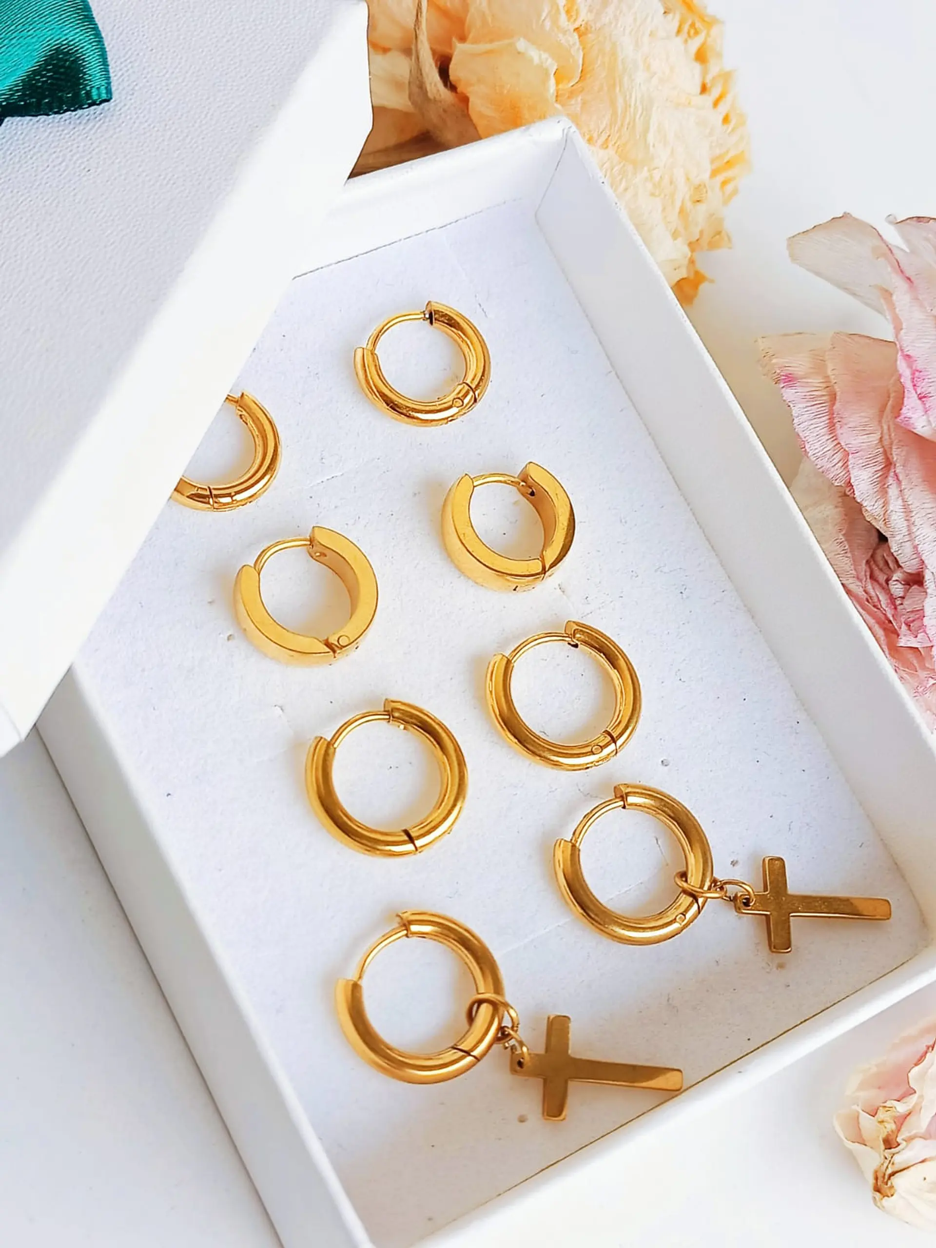 Pack 4 Pares Argollas Lisas Chapadas En Oro 18k Piercing  3