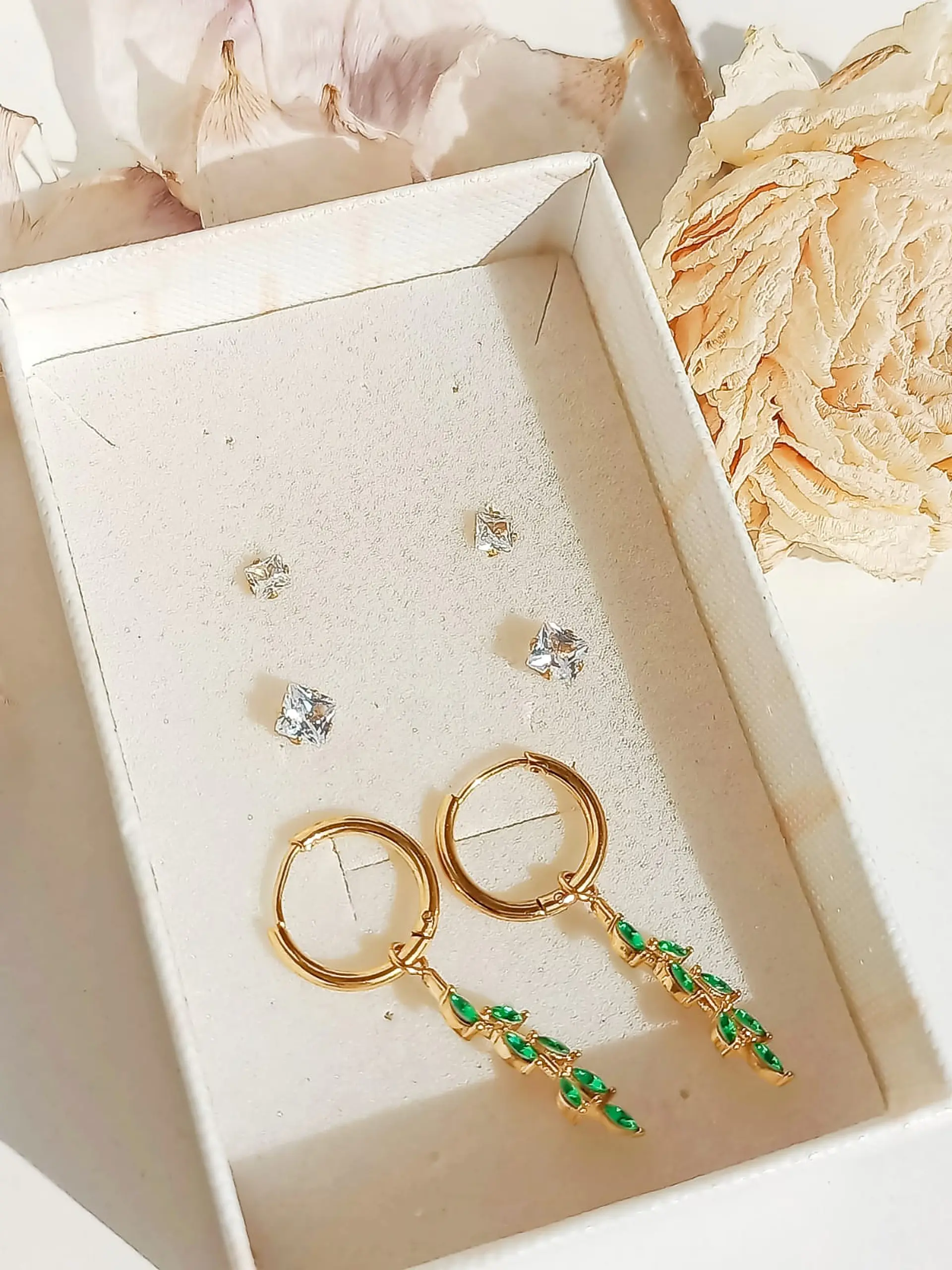 Pack De Aros Punto Luz Hoja Piercing Oreja Chapado En Oro 18 Kl 3