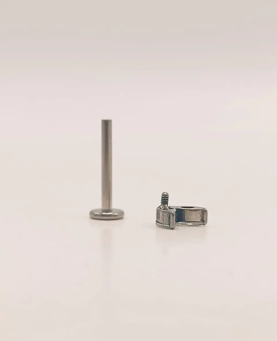 Piercing Labret Tragus F136 Titanio Hoja Circonio 8mm 16g 6