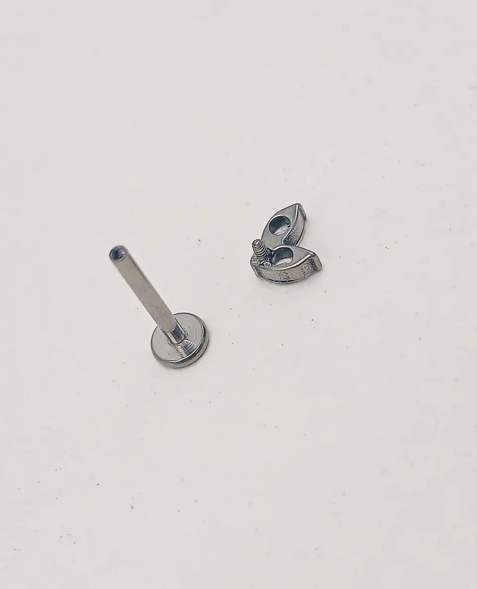 Piercing Labret Tragus F136 Titanio Hoja Circonio 8mm 16g 4