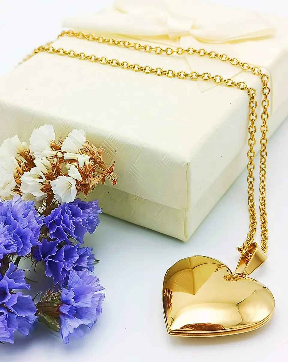 Cadena relicario corazón liso chapado en oro 18 kl 5