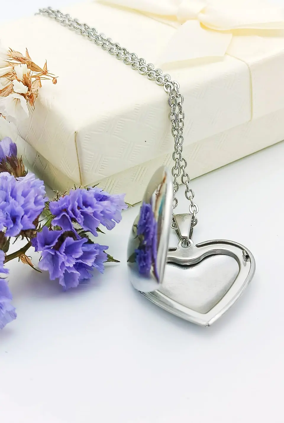 Cadena con dije Relicario corazon liso hipoalergenico  5