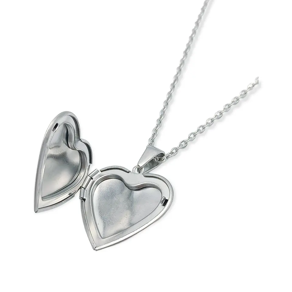 Cadena con dije Relicario corazon liso hipoalergenico  4