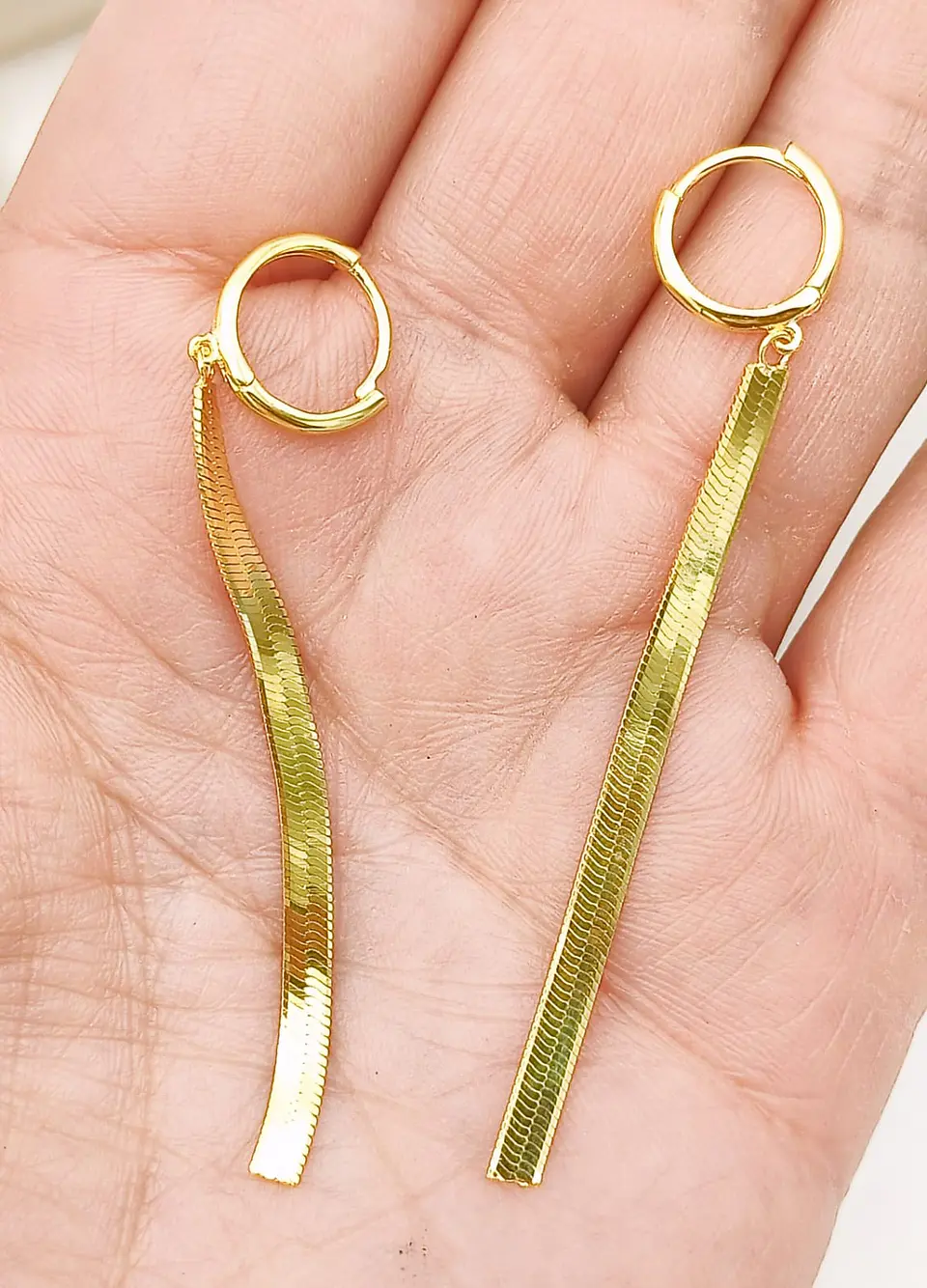 Argollas Huggies largas tejido serpiente Plata S925 Chapada Oro 18k 4