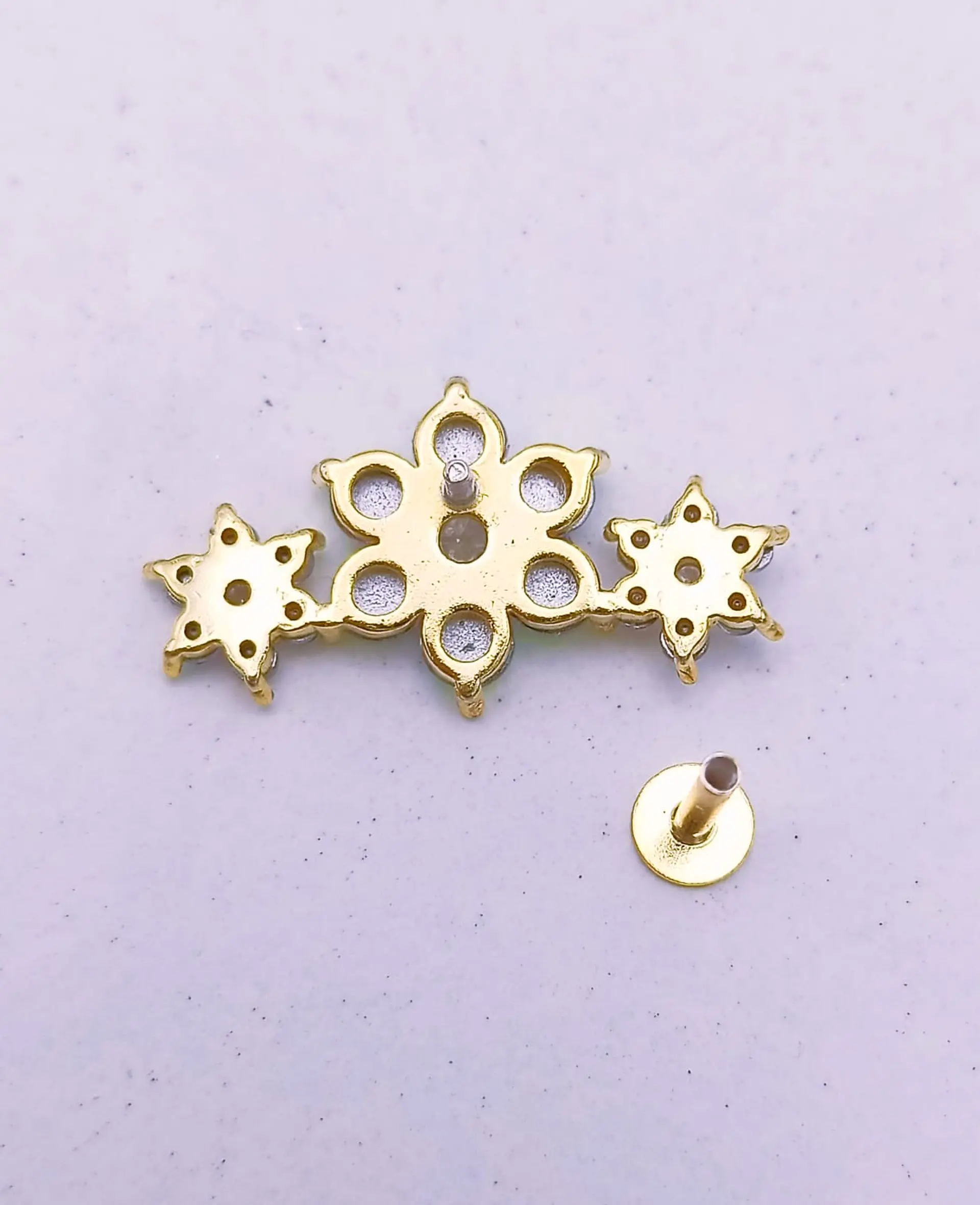 Piercing Labret modelo Elvira Plata S925 Trepador Chapado En Oro 18k  7