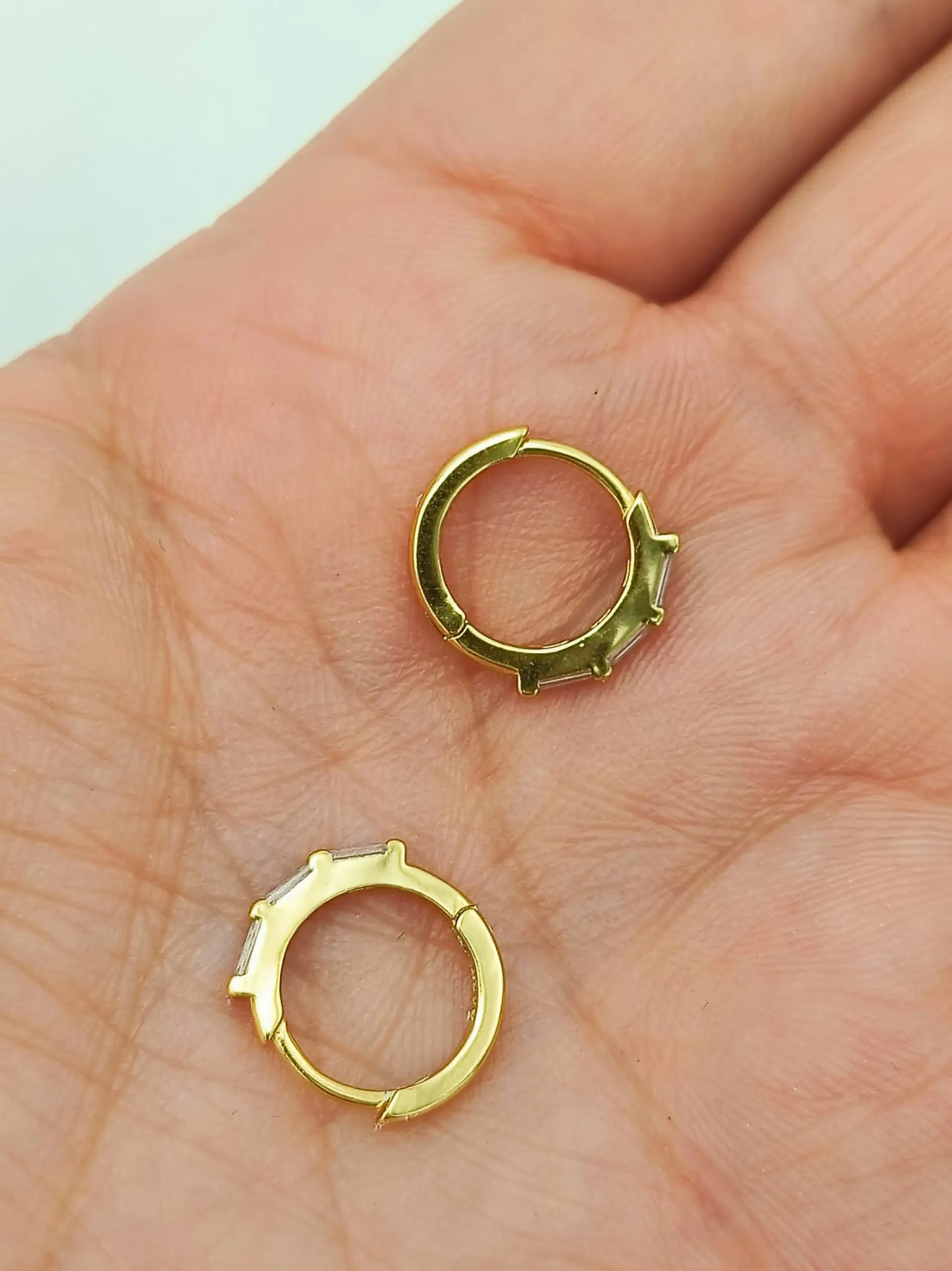 Argollas spotlight 9mm Plata 925 bañada en Oro 18k 4