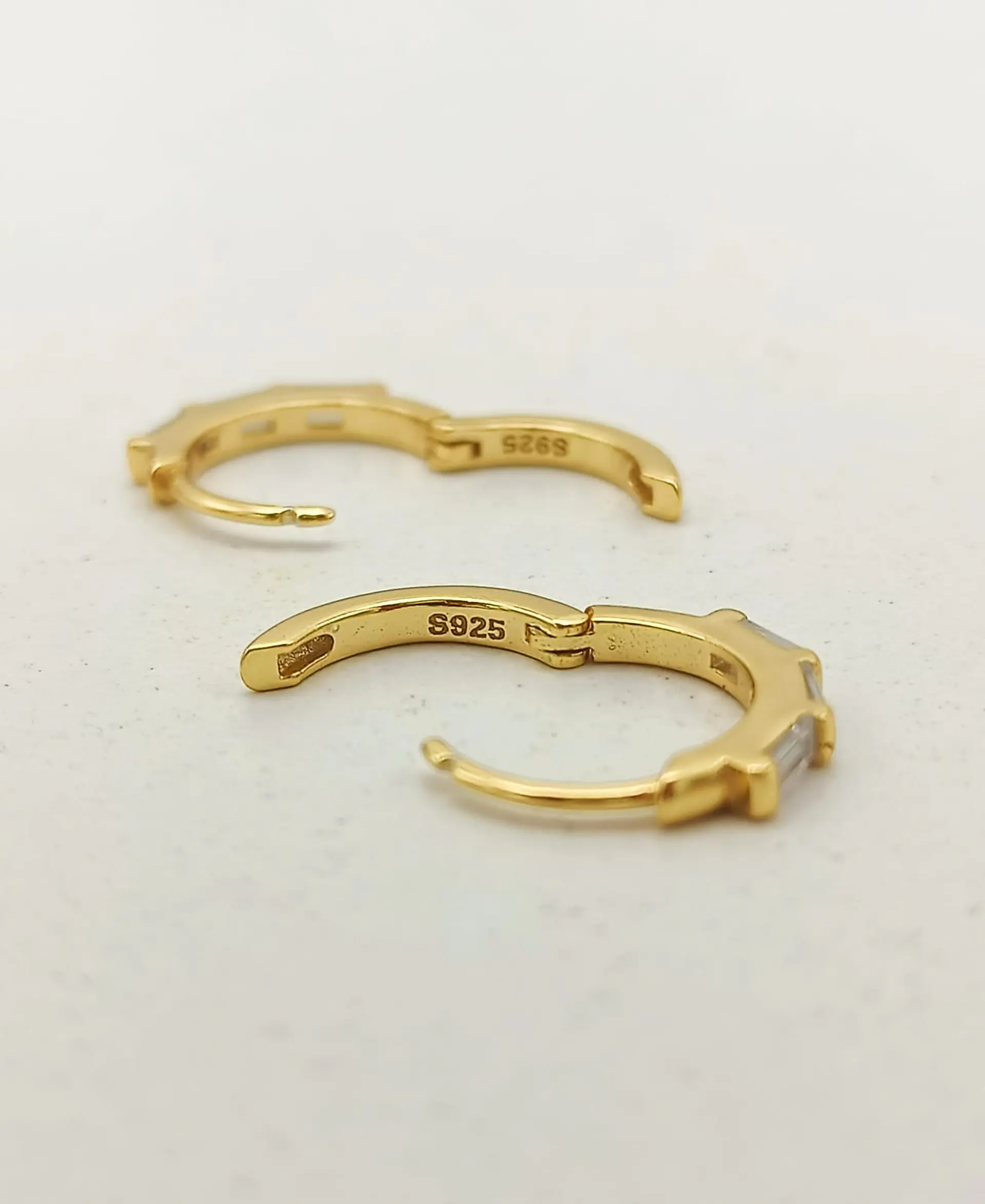Argollas spotlight 9mm Plata 925 bañada en Oro 18k 6