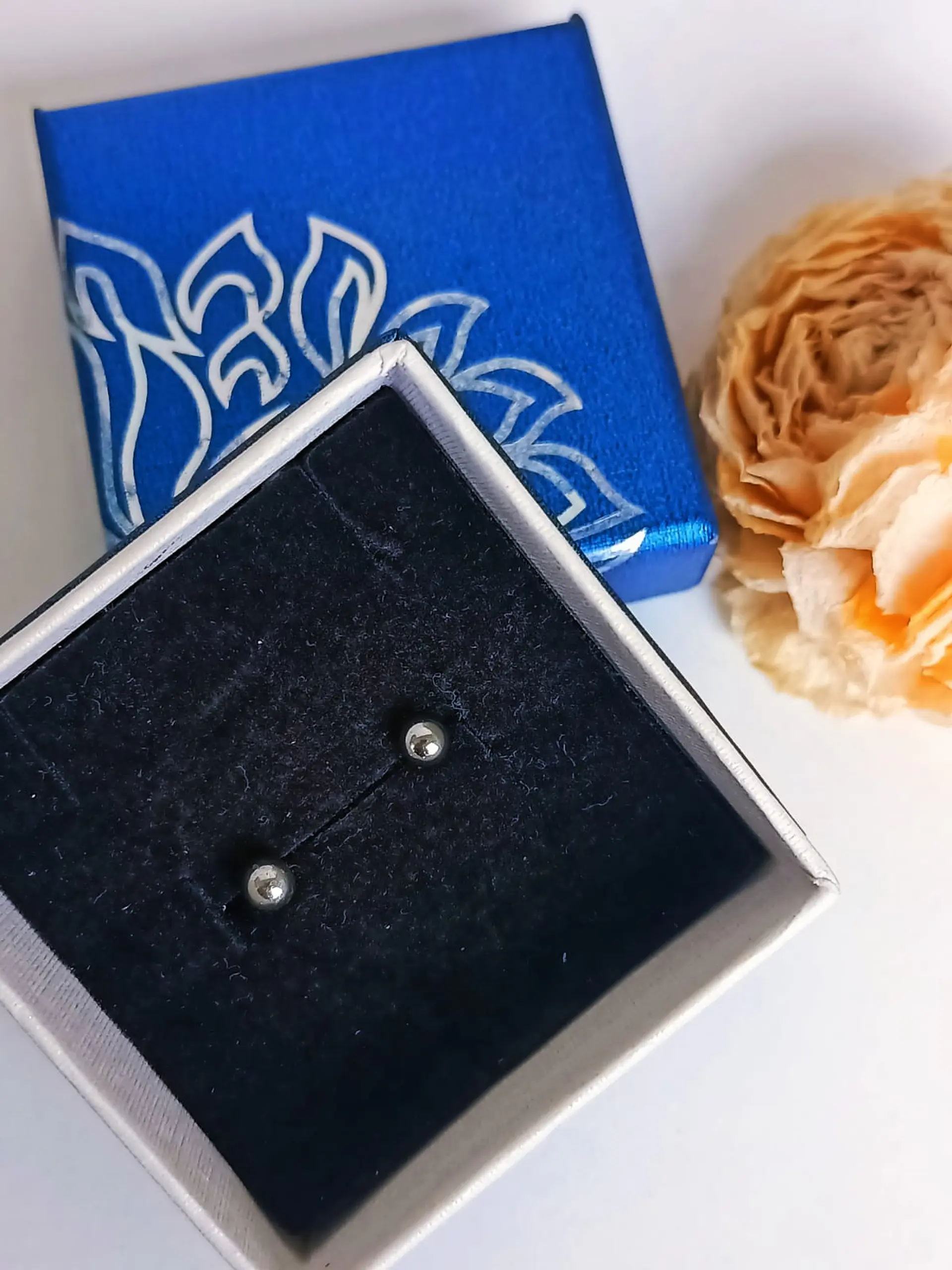 Pendientes Esferas plateadas de 3mm a 8 mm hipoalergénicos  6