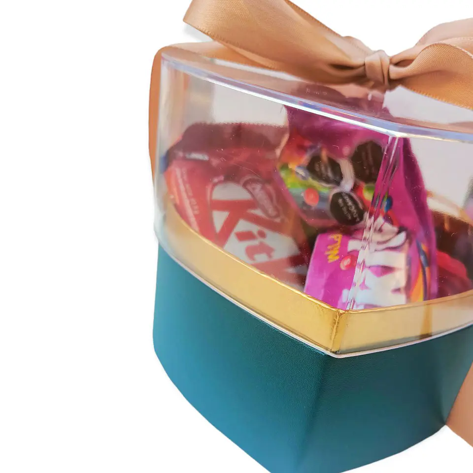  Baul con forma de corazon tapa acrilica regalo celebraciones San Valentin 1