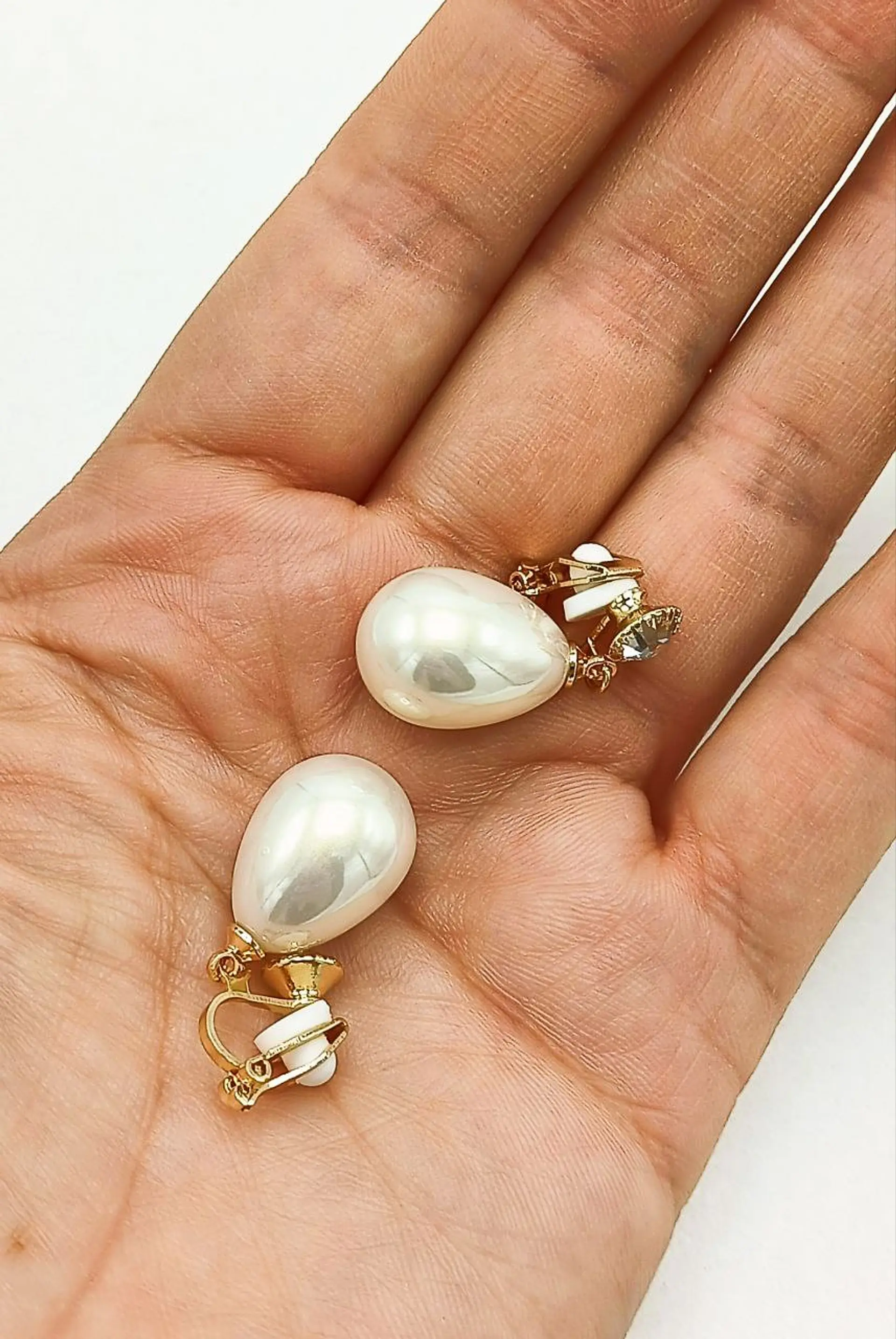 Aros Sin Perforacion Resina Lagrima Zirconia Baño De Oro 7