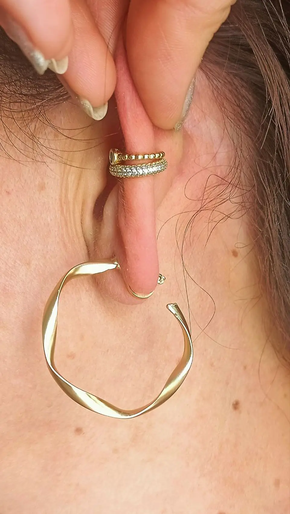 Aros Sin Perforación Argollas Finas Relieve Bañadas En Oro 8