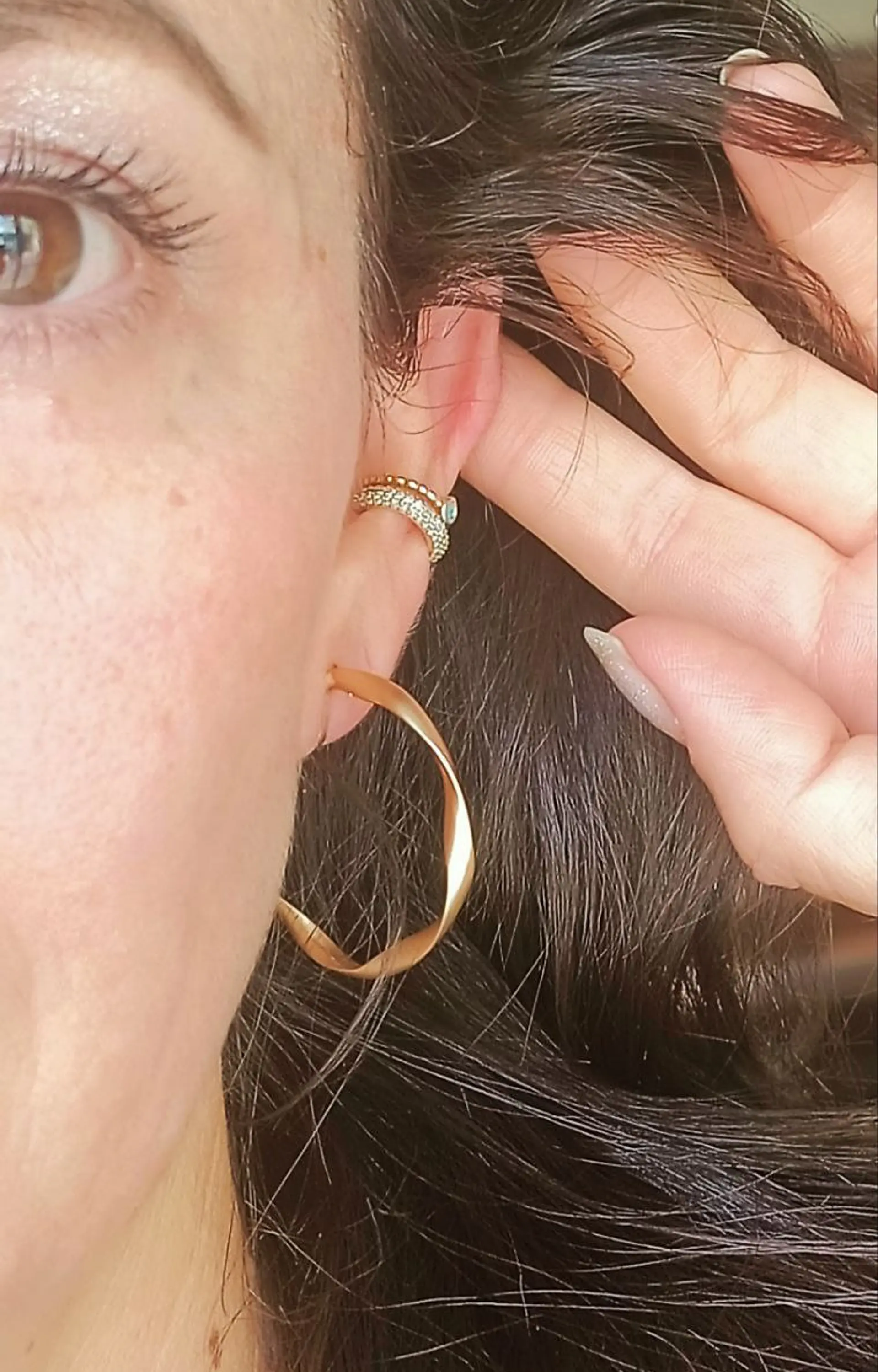 Aros Sin Perforación Argollas Finas Relieve Bañadas En Oro 7