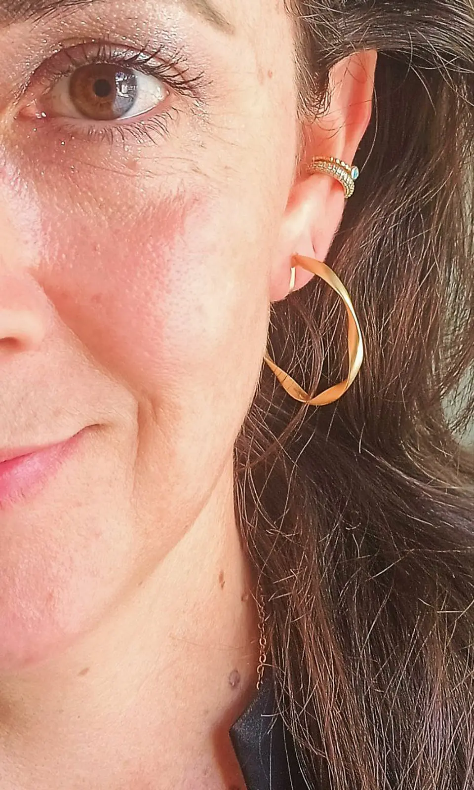 Aros Sin Perforación Argollas Finas Relieve Bañadas En Oro 4