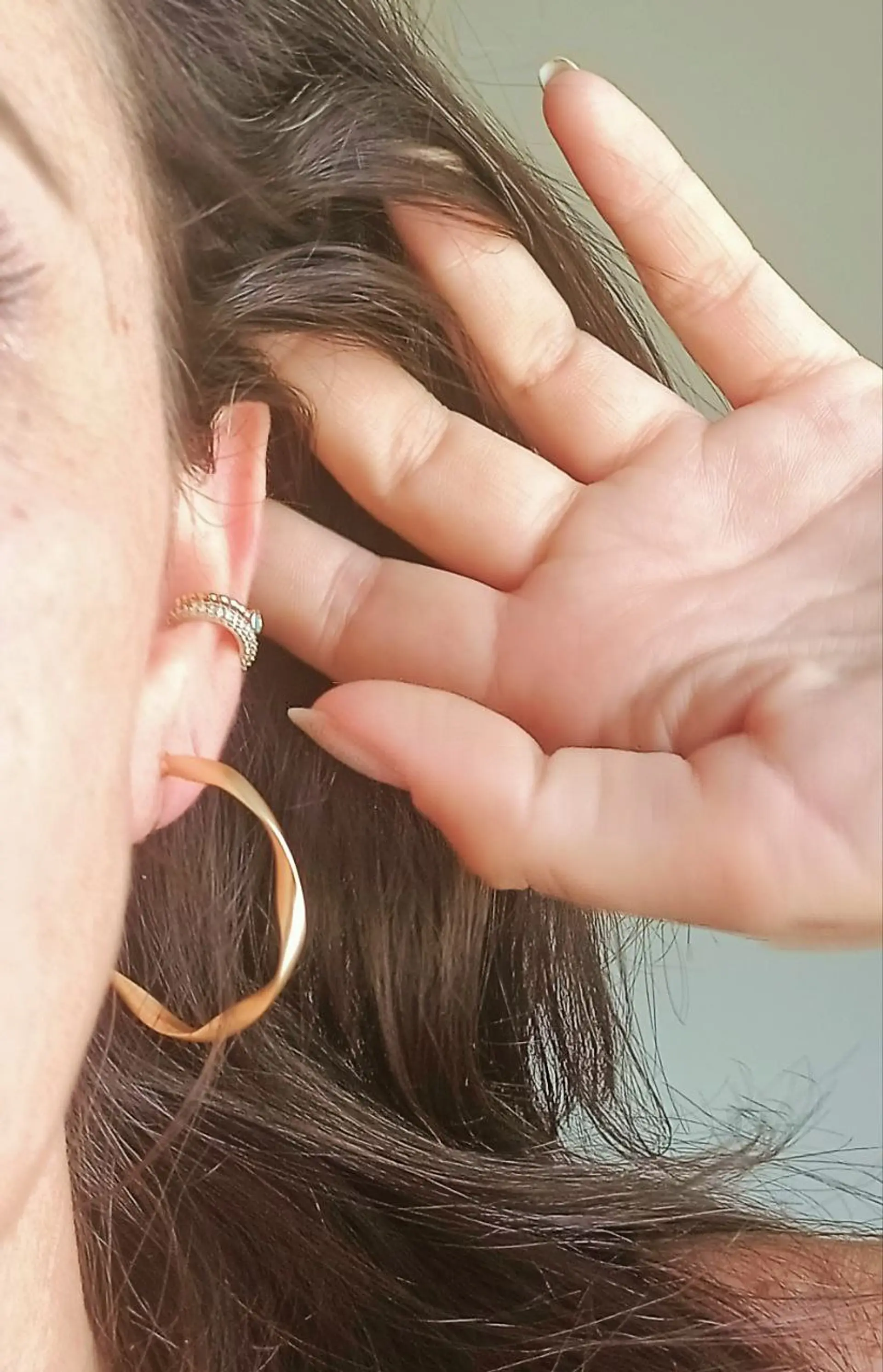 Aros Sin Perforación Argollas Finas Relieve Bañadas En Oro 6