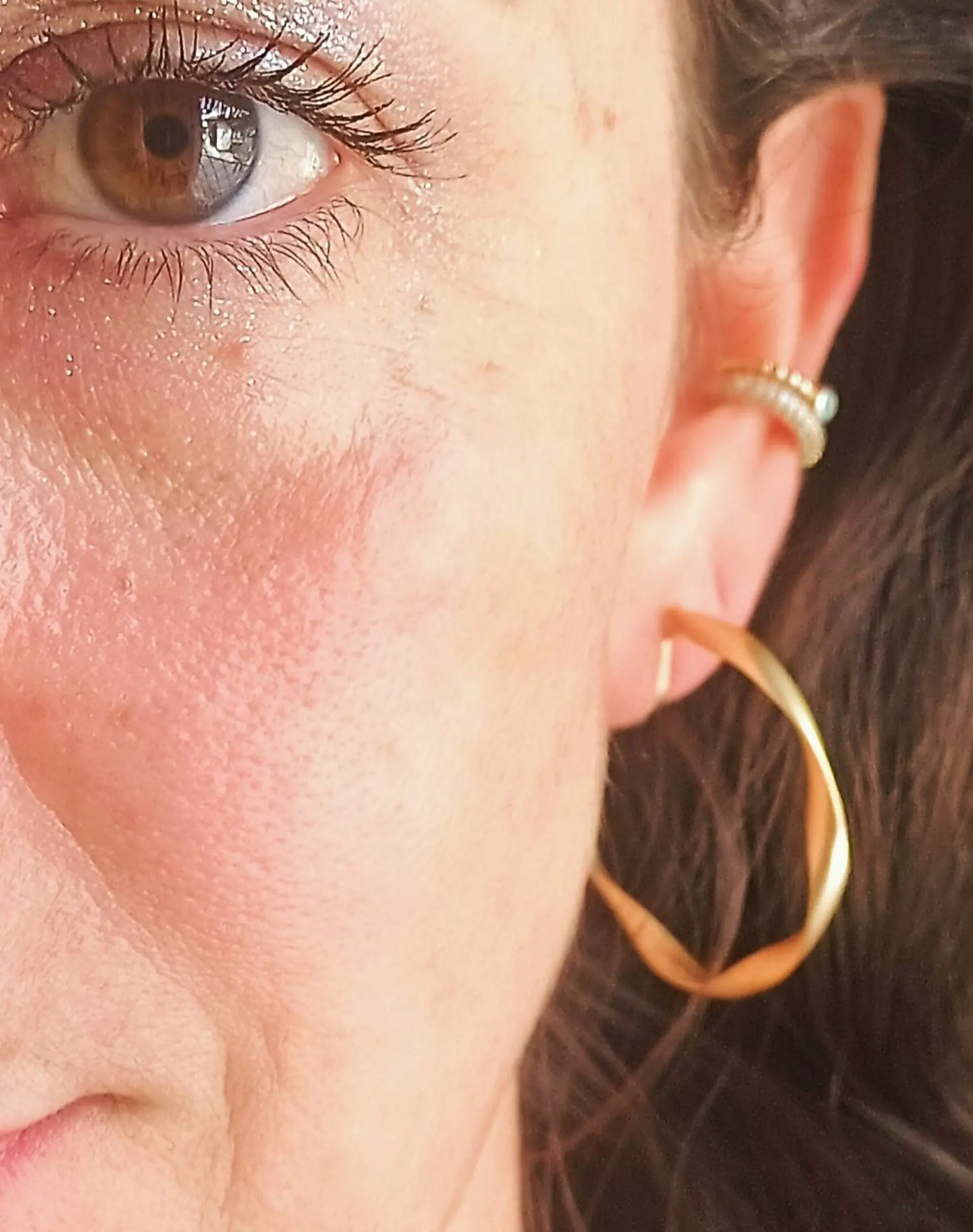 Aros Sin Perforación Argollas Finas Relieve Bañadas En Oro 9