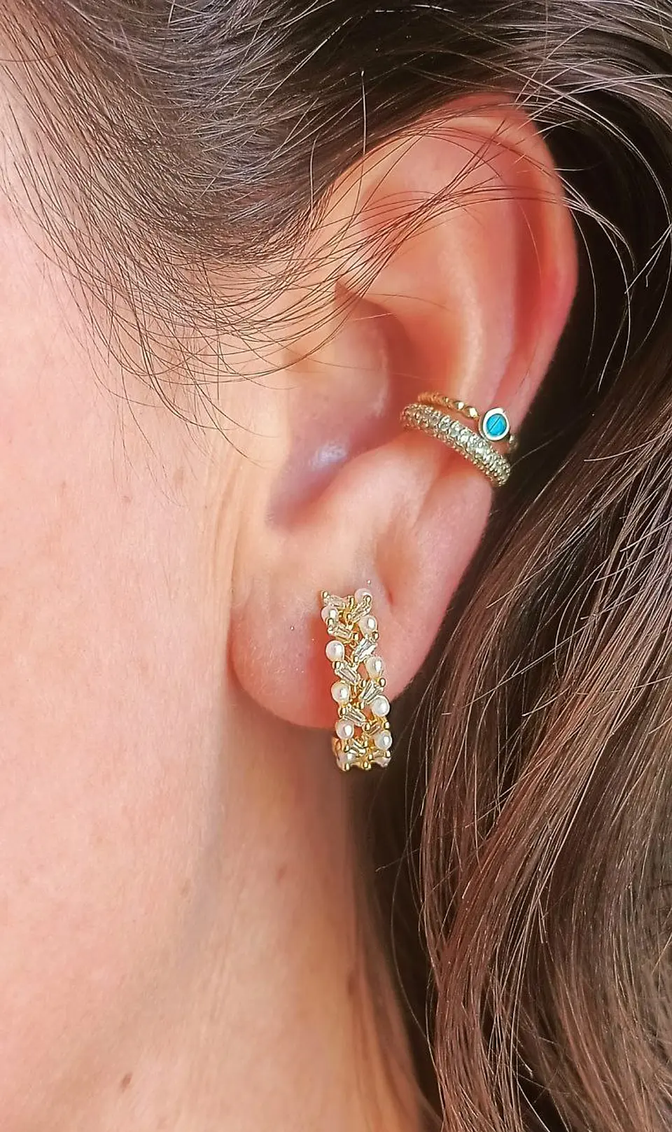 Aros Sin Perforación Vivian Huggies Perlas Zirconia bañada en oro 18kl 7